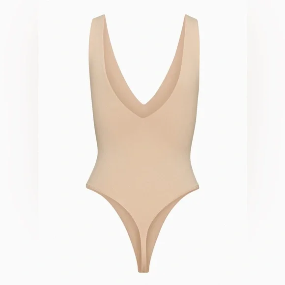 Aritzia Babaton Contour V-neck Bodysuit Toasty - Size Small - Picture 8 of 8